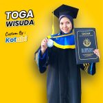 Harga Baju Toga Wisuda Sarjana yang Bervariasi