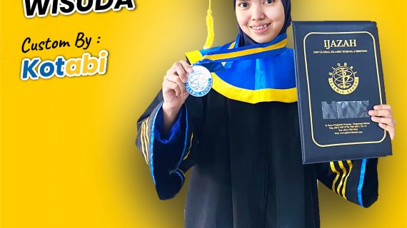 Harga Baju Toga Wisuda Sarjana yang Bervariasi