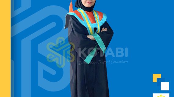 Bikin Toga Wisuda Serang