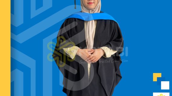 Produsen Toga Wisuda